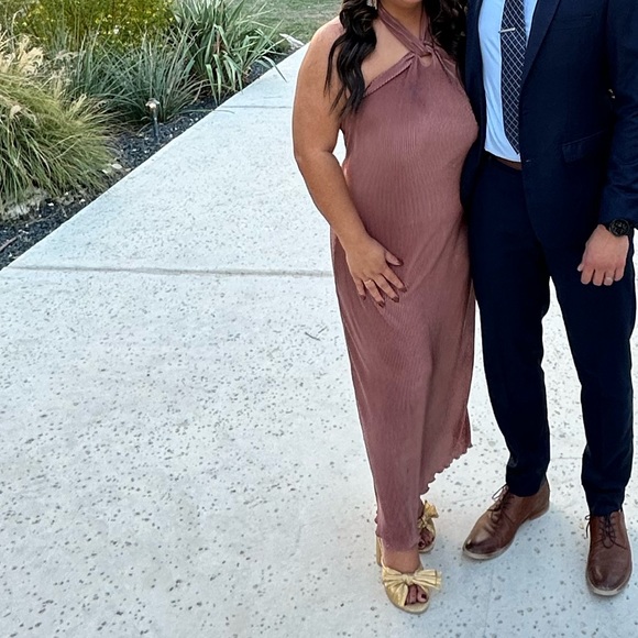 Vestique Muave Plisse Midi Dress - Picture 2 of 3